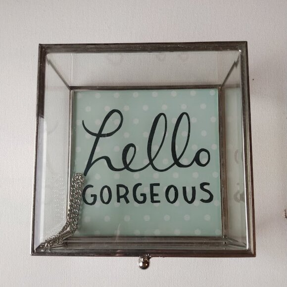 Clear Beveled Glass Jewelry Trinket Box Hinged Lid W/ Chain Hello Gorgeous - Picture 1 of 11